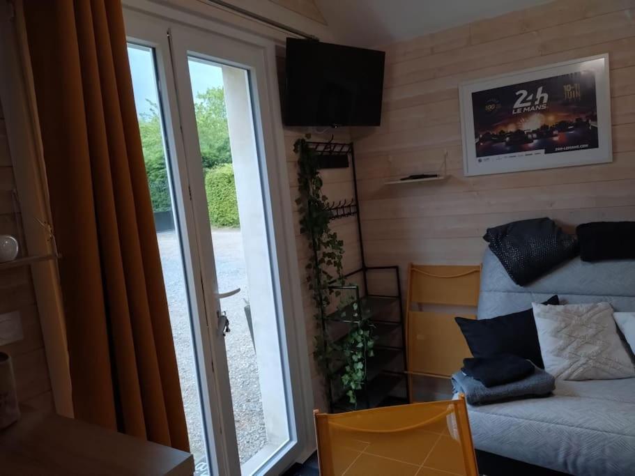 Joli Mezzanine Proche Pole Europeen Appartement Yvré-lʼÉvêque